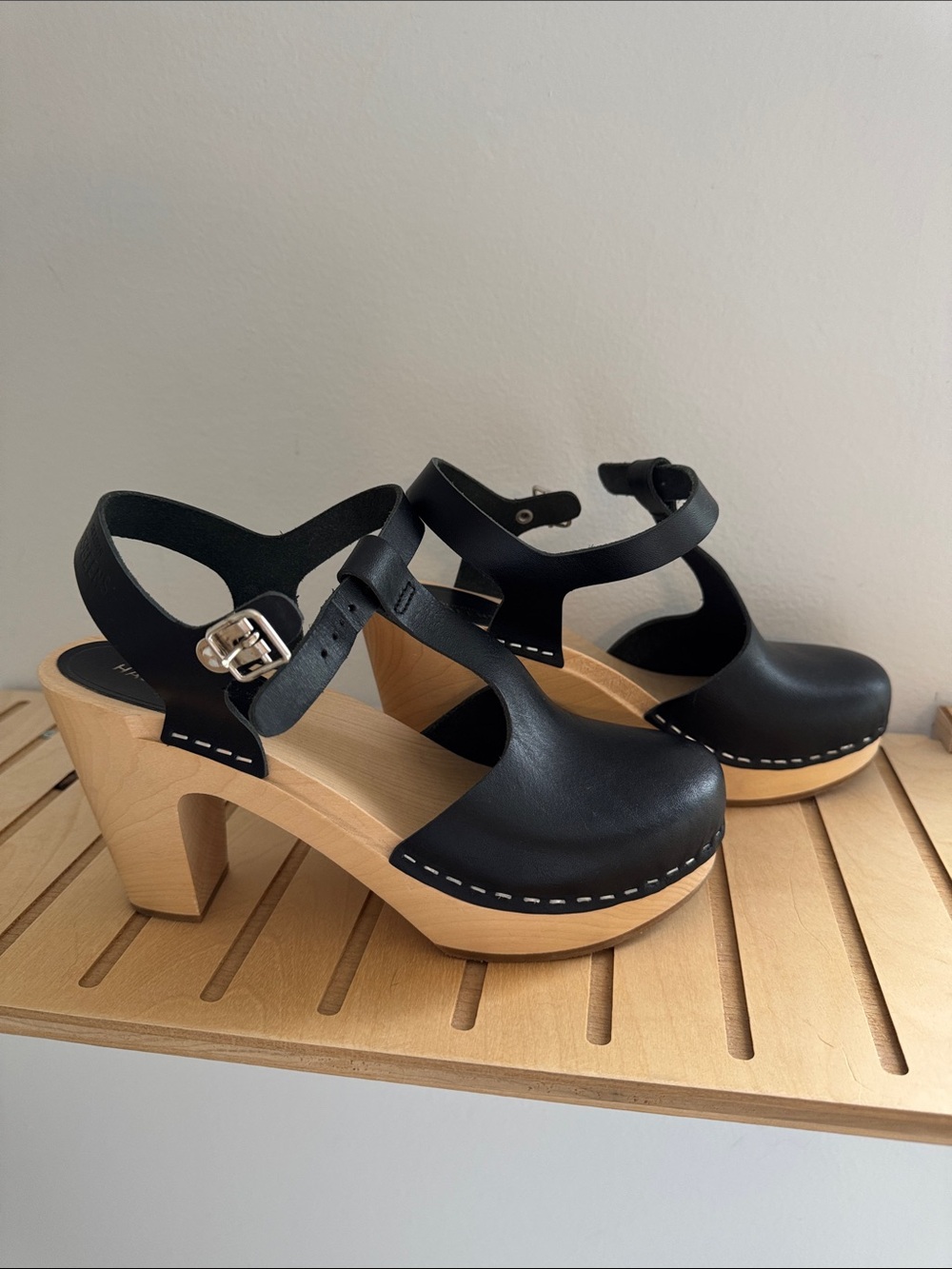 Hasbeens Swedish T-Strap Heeled Clogs - Picture 3 of 7